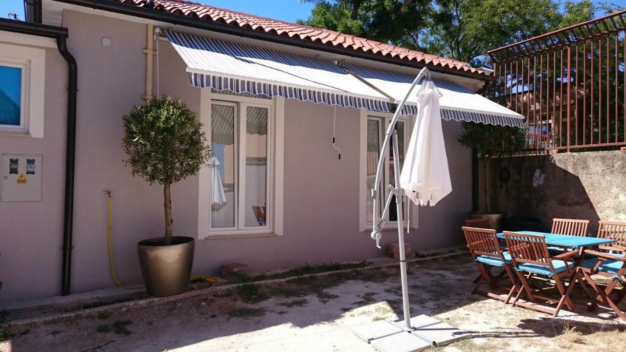 Teslina Apartments Пула Екстериор снимка