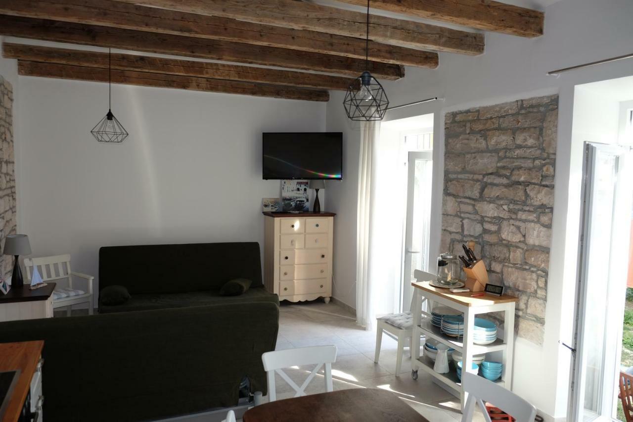 Teslina Apartments Пула Екстериор снимка